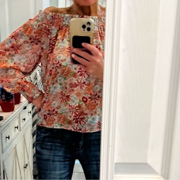 UMGEE Red and Pink Floral Off the Shoulder  Hi/lo top with smocking-like new! - Picture 8 of 15